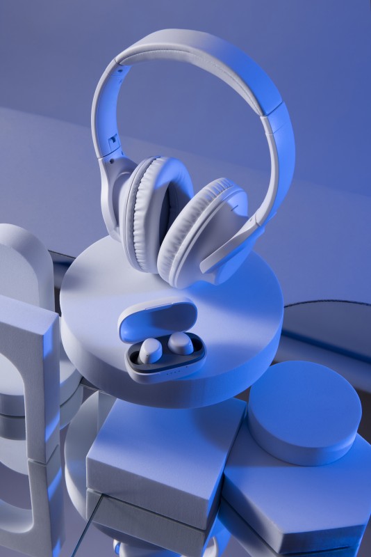 Earphones & Headphones